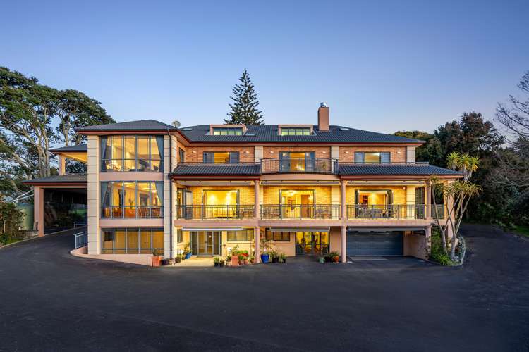 156 Redoubt Road Flat Bush_0