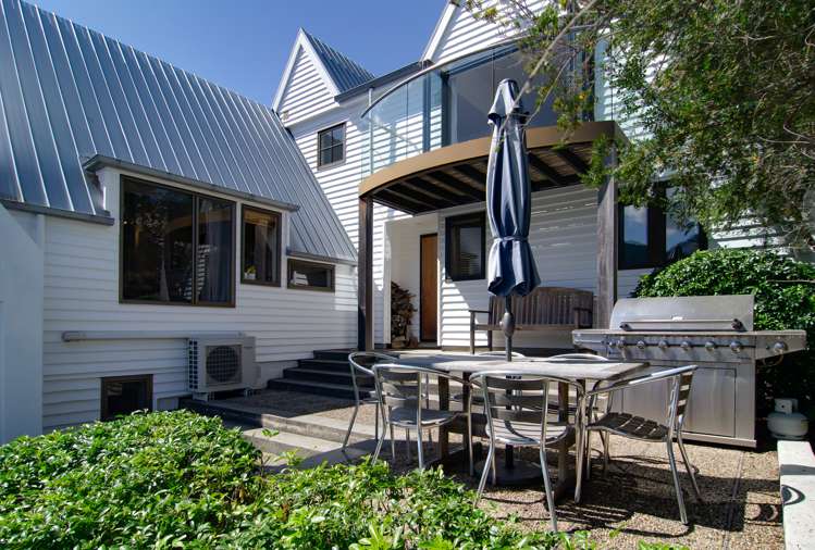 615 Peninsula Road Kelvin Heights_11