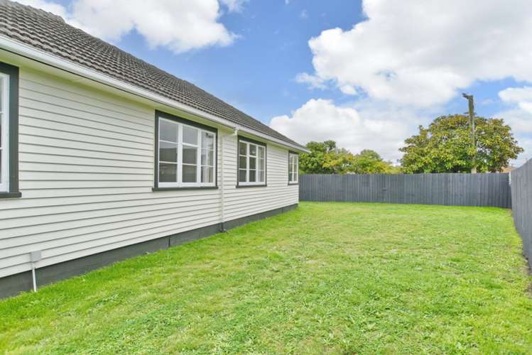 81 Rowan Avenue Aranui_12