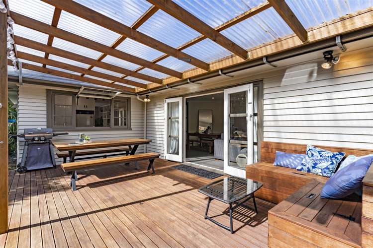 7 Woodhams Street Beach Haven_5