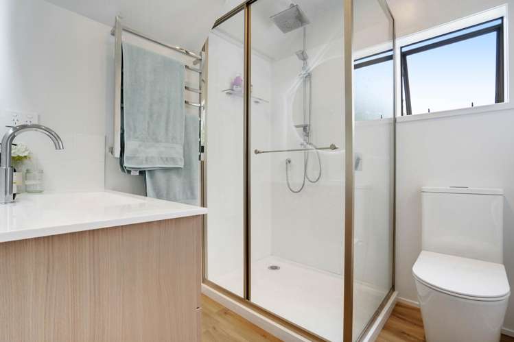 2/5 Eugen Place Bayview_11