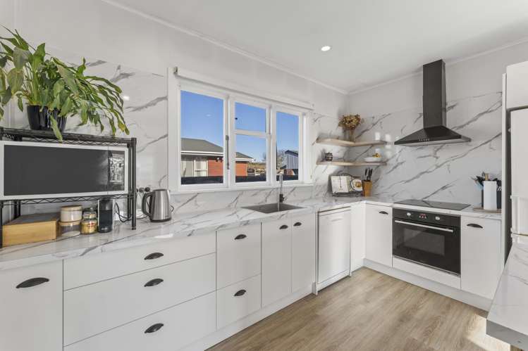 70 Neill Street Hornby_8