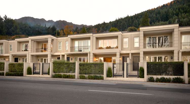 7/70 Lake Esplanade Queenstown_4