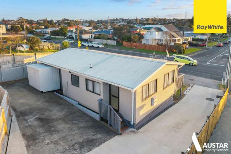 A/30 Rogan Street Hillsborough_13