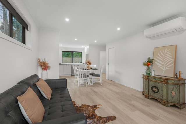 15A Rowe Parade Wainuiomata_3