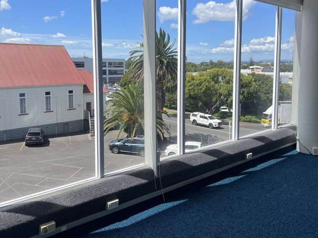 Suite B/2 Kalmia Street Ellerslie_1