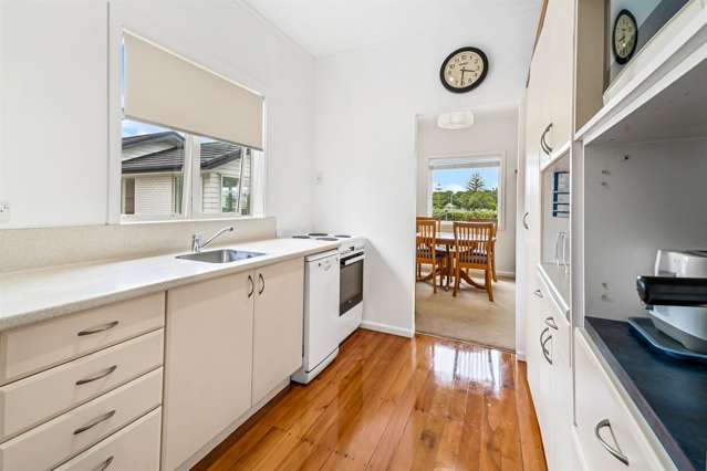 8 Centreway Road Orewa_4