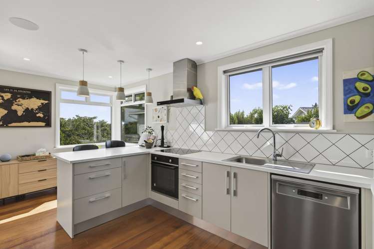 10 Holford Street Westown_7