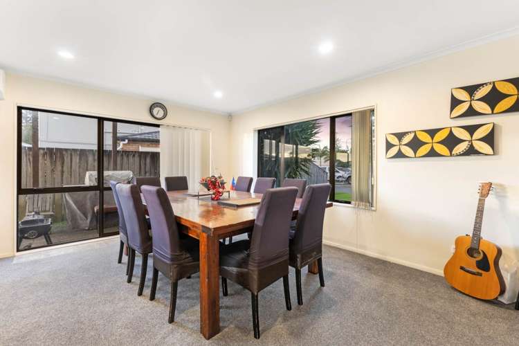 21 Asics Drive Favona_6