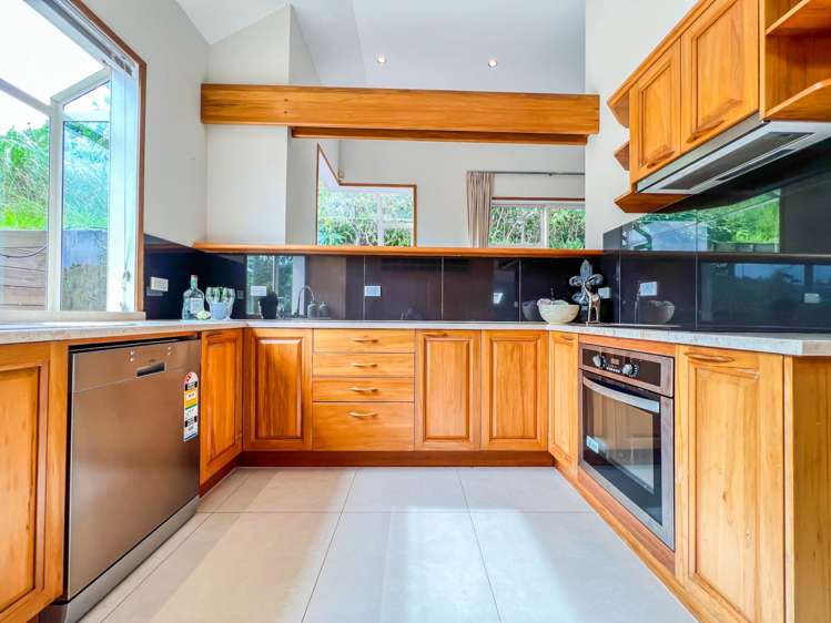 16a Honeysuckle Lane Mairangi Bay_4