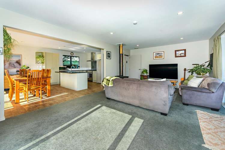 9 School Lane Kirwee_17