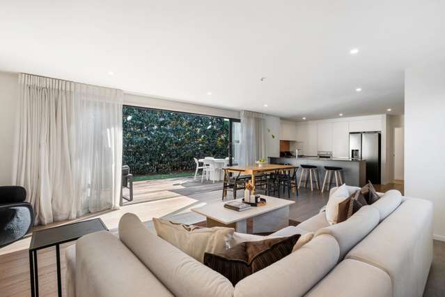 Fully Renovated, Freehold, Family Living