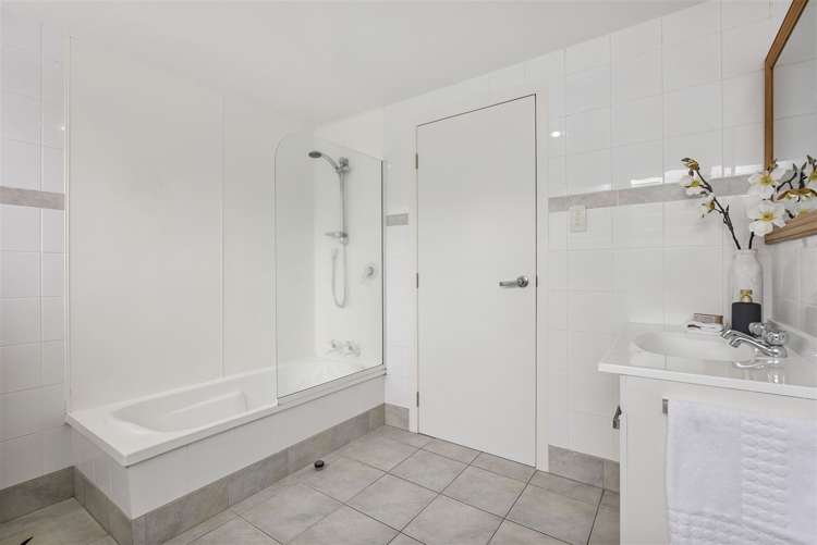 19 Cosy Place Howick_47