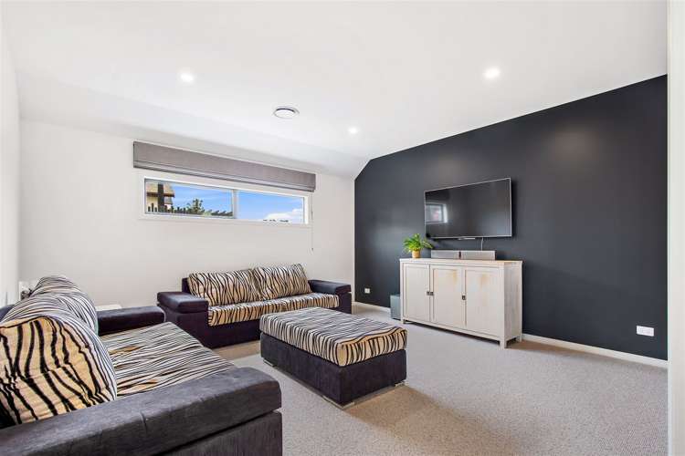 65 Grayson Road Wainui_21