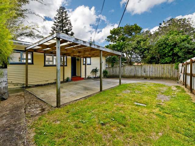 17 Golf Road New Lynn_1