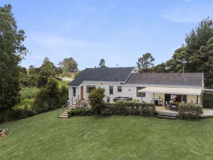 1258 East Coast Road Redvale_41