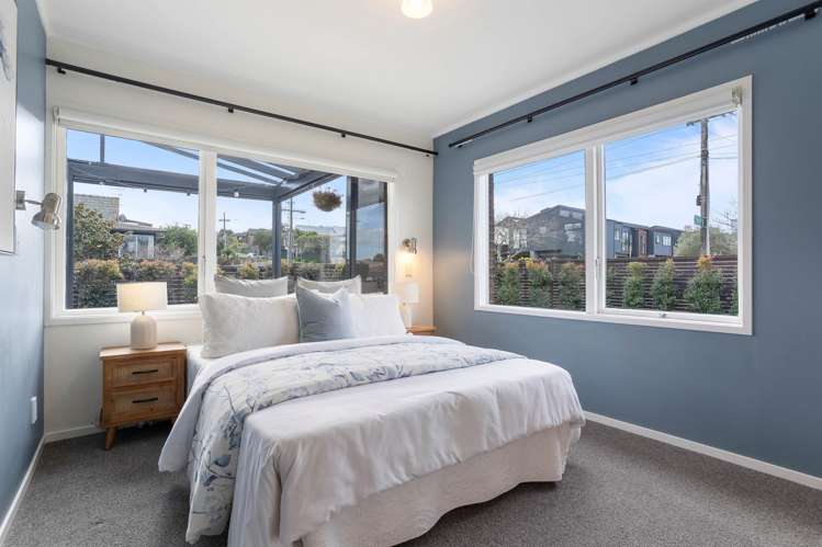8 Riviera Place Hauraki_15