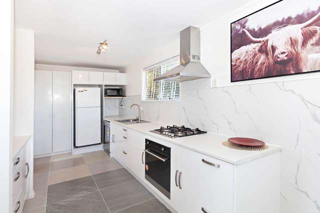 2/15 Seabar Place Glen Eden_4