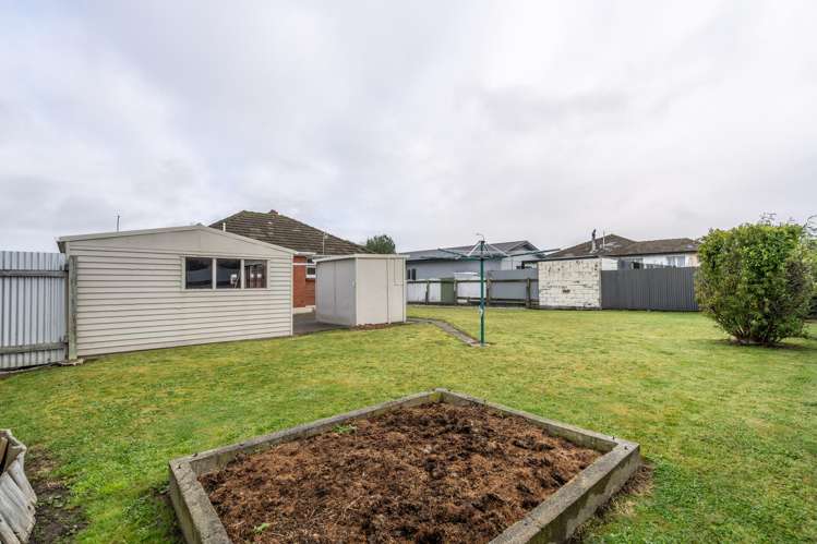 82 Saturn Street Strathern_16