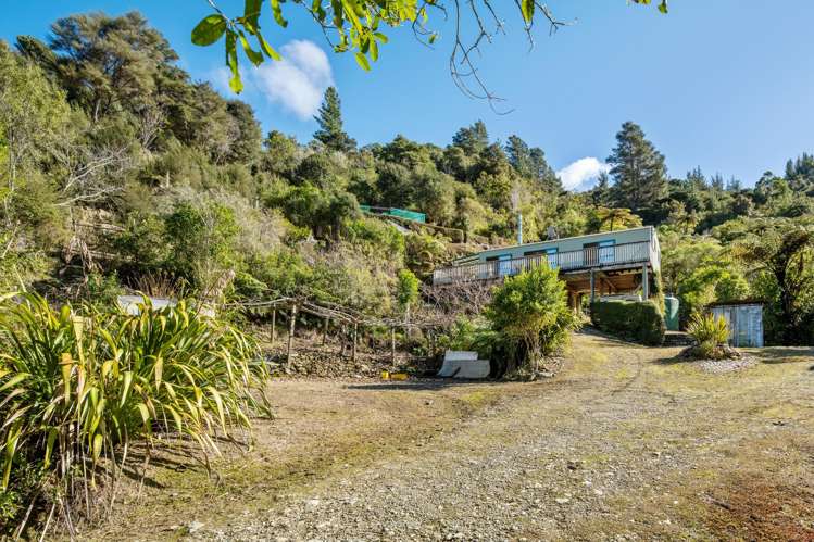 Lot 2/- Double Bay, Raetihi Kenepuru Sound_24