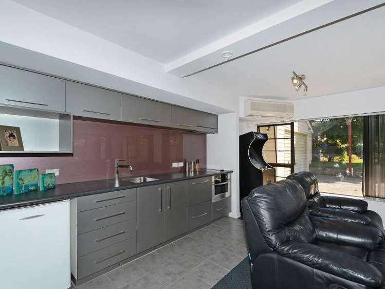 43c Dowling Grove Silverstream_21