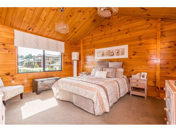 34 Derwent Crescent Titirangi_11