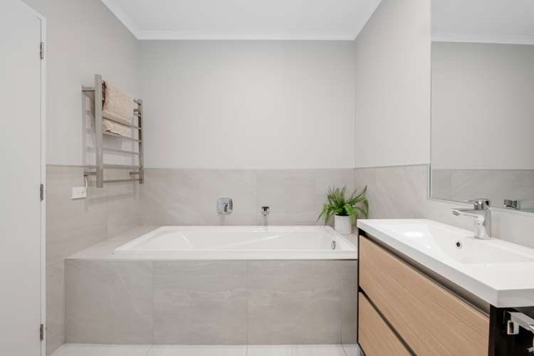 46 Owen Chapman Drive Red Beach_11