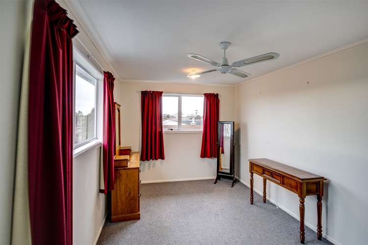 91 Wycliffe Street Onekawa_13