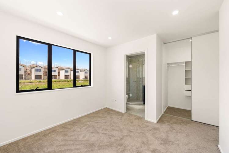 16 Toetoe Street Westgate_21