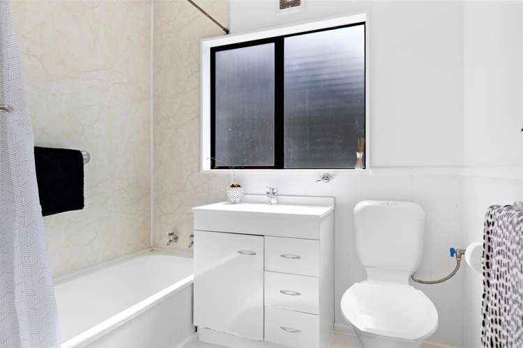 25a Watts Road Fernhill/Sunshine Bay_7