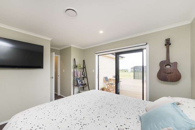 64 View Road Halcombe_8