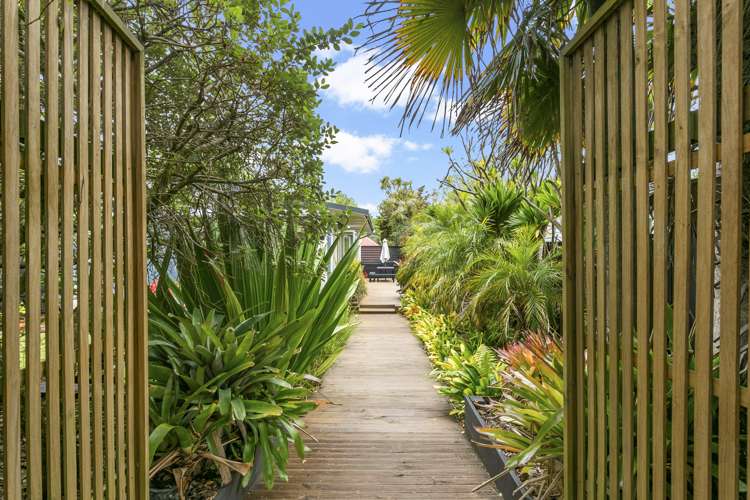 34 Queen Mary Avenue New Lynn_15