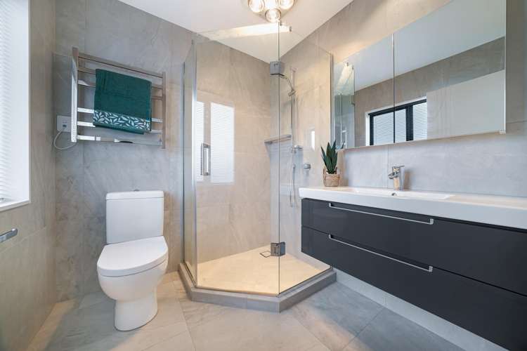 2 Veneta Close Flat Bush_18