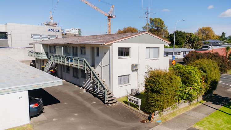 6/16 Park Street Tauranga Central_11