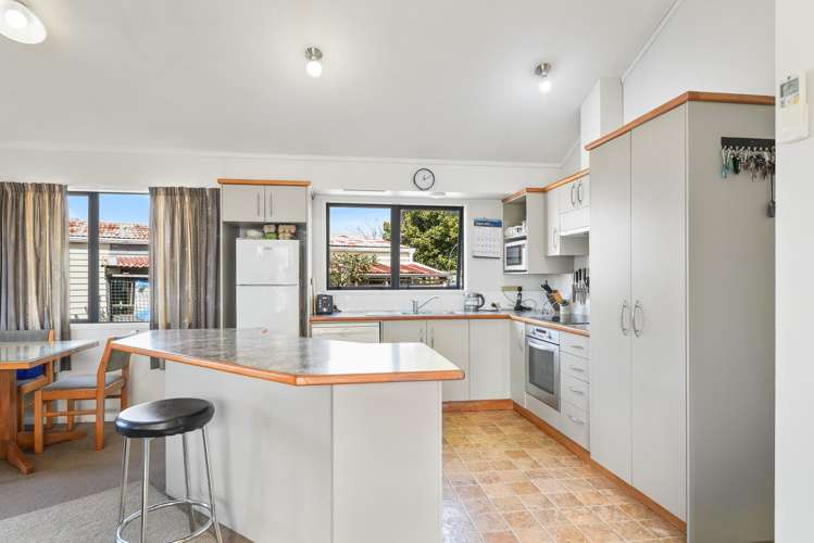 1A Caledonia Road_1
