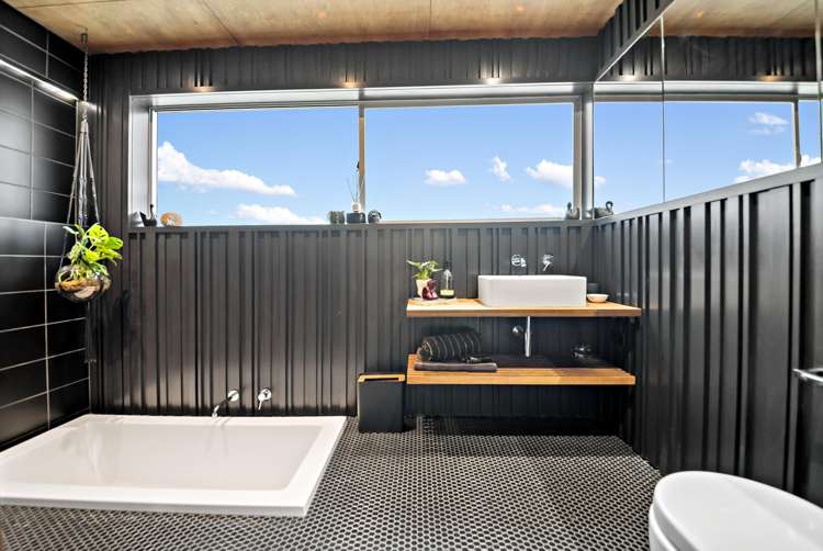 13 Tizard Road Birkenhead_17