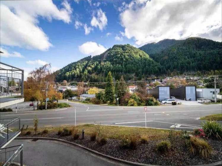 9/15 Gorge Road Queenstown_14