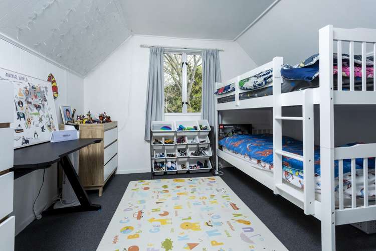 8 Athena Drive Totara Vale_9