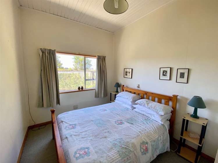 11 Macandrew Street Owaka_18