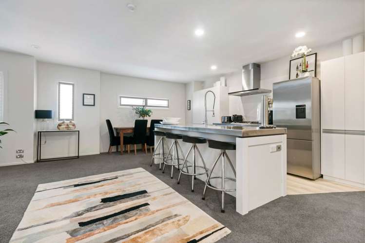 53/21 Hunters Park Drive Three Kings_4