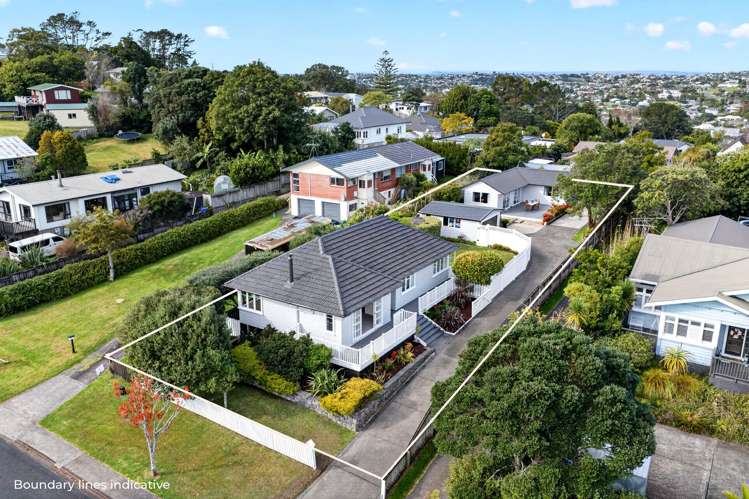 20 & 20A Brian Crescent Stanmore Bay_44