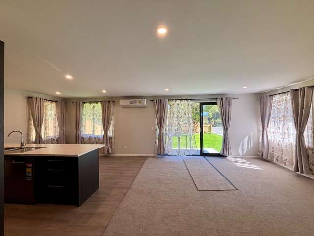 77 Lincoln Road Carterton_2