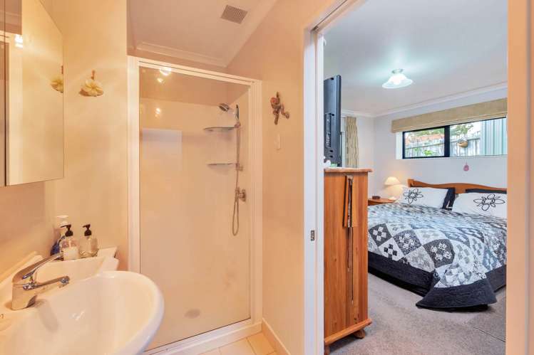 1 Lazurite Drive Westgate_16