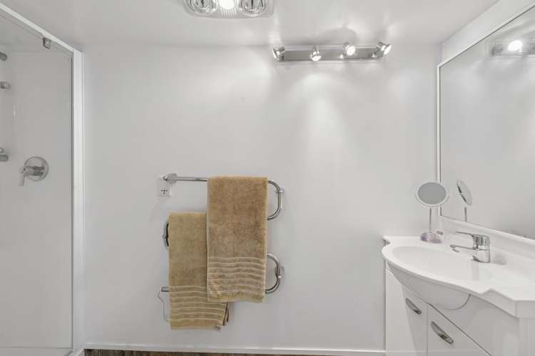 9 Gillies Avenue Central_25