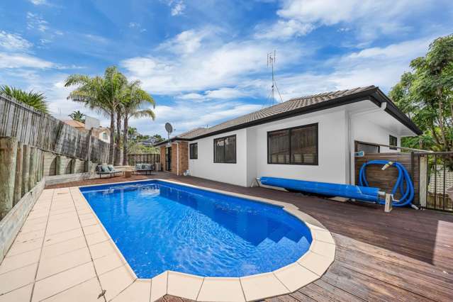 8 Sherwood Grove Browns Bay_1