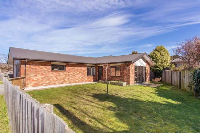 4 Bedroom, Double Glazed Family Home