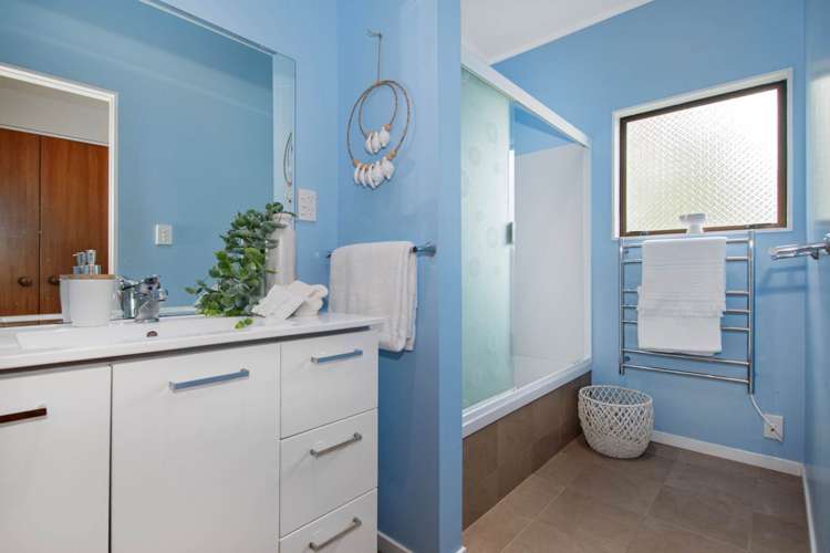 5 Weir Crescent Onerahi_11