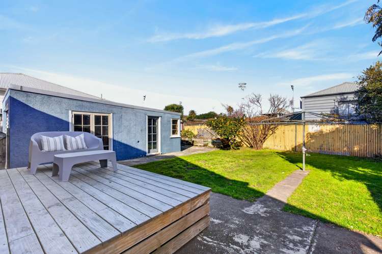 70 Nelson Crescent Napier South_21