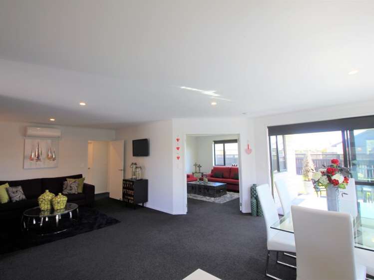 27 Plescher Crescent Leamington_11