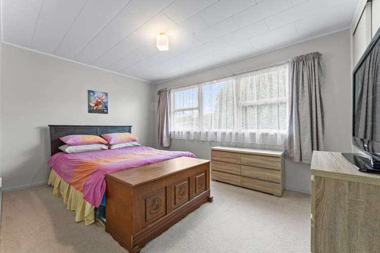 7 Rainbow Place Wattle Downs_7